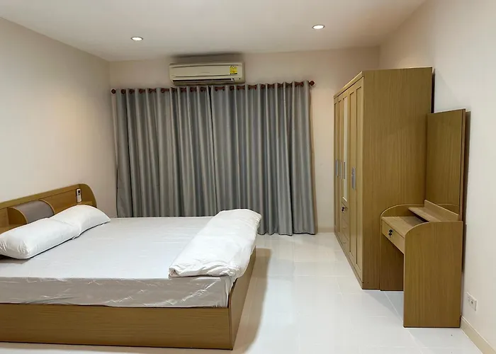 Country Complex Bangna Aparthotel *