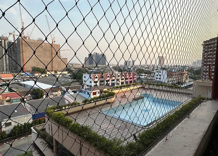 Country Complex Bangna Aparthotel *